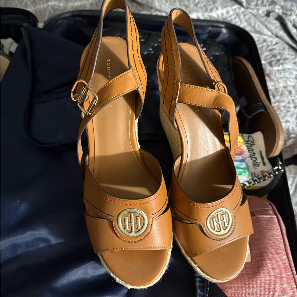 Tommy Hilfiger Tan Espadrilles with Wide Strap Design